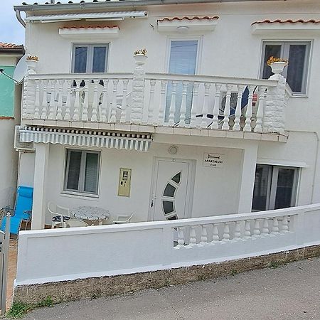 Apartmani Ana-Lora Lopar Zewnętrze zdjęcie