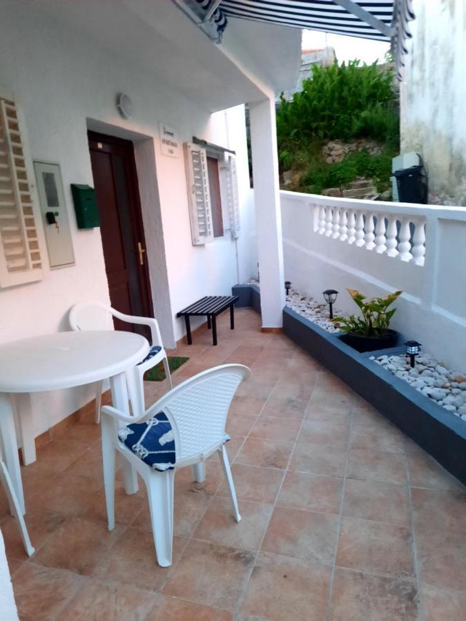 Apartmani Ana-Lora Lopar Zewnętrze zdjęcie