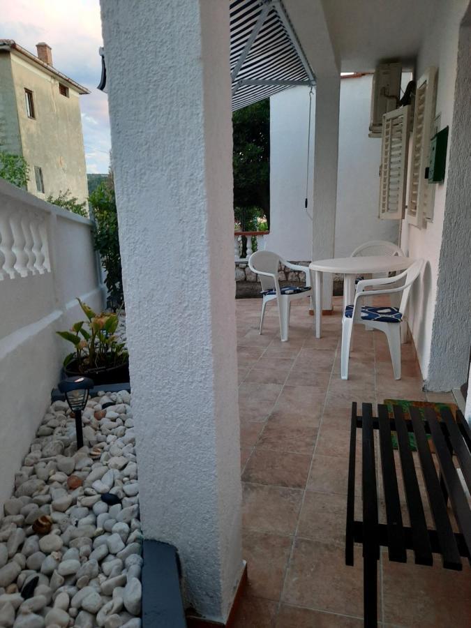 Apartmani Ana-Lora Lopar Zewnętrze zdjęcie