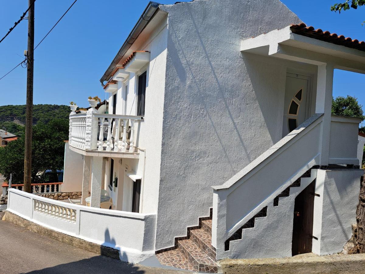 Apartmani Ana-Lora Lopar Zewnętrze zdjęcie