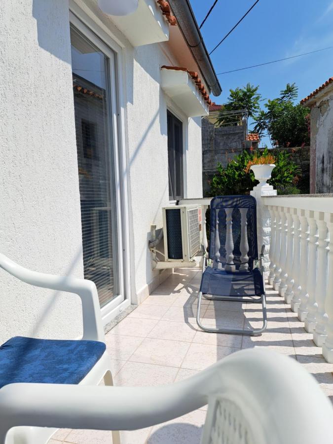 Apartmani Ana-Lora Lopar Zewnętrze zdjęcie